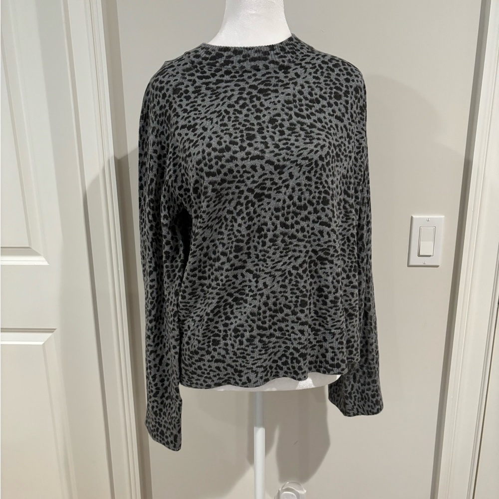 Monrow grey leopard sweater size large NWT - Picture 1 of 6